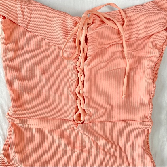 L*SPACE Off-Shoulder Salmon Colour Rib One Piece - Picture 2 of 5
